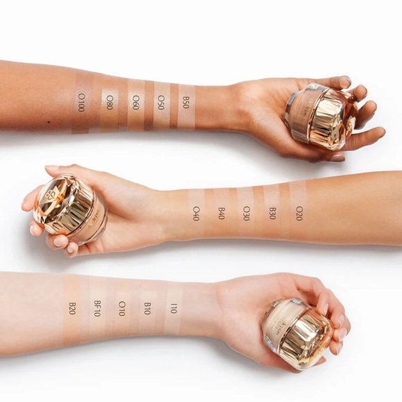 Clé de Peau Beauté $285 The Foundation Natural SPF 22 O10 Light Ocher - Picture 4 of 7